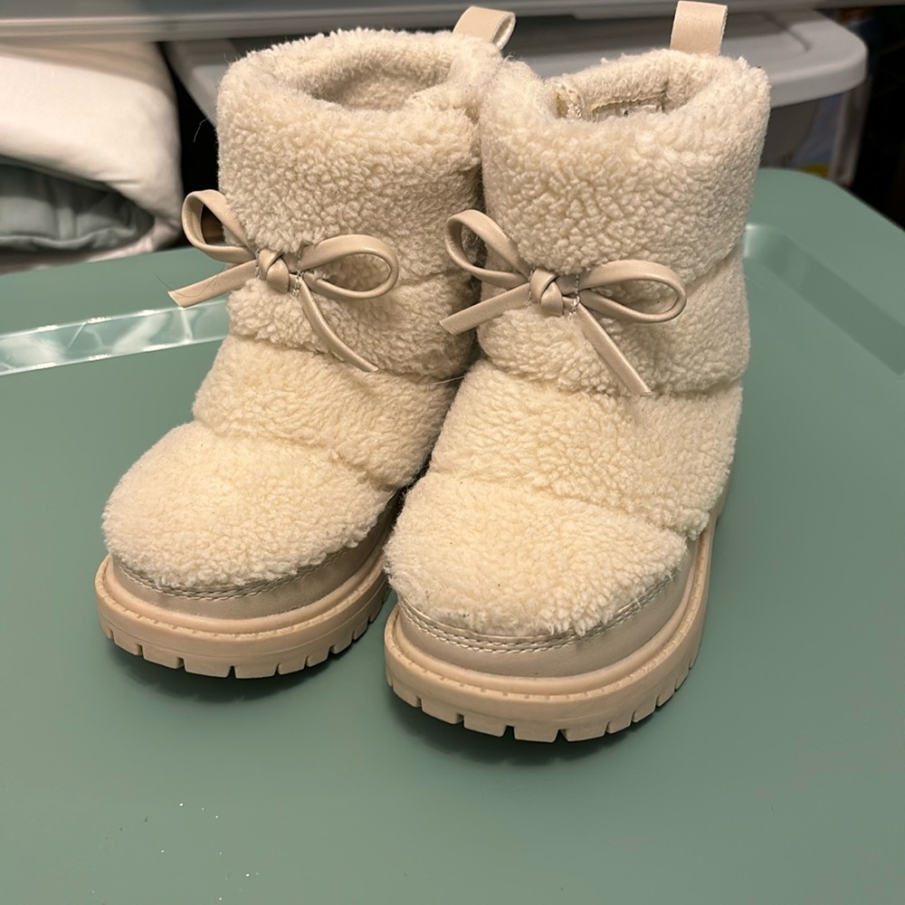 Old Navy Toddler Sherpa Boots
